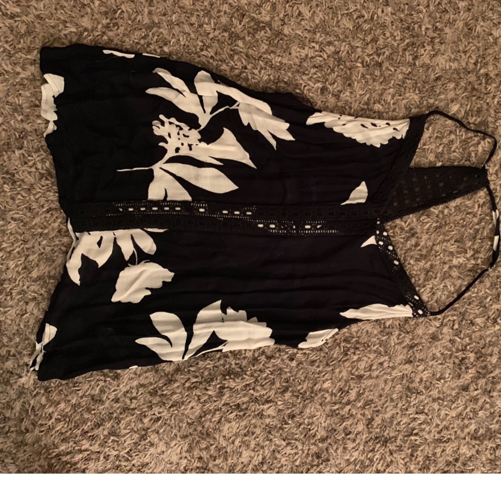 Floral LUCKY BRAND tank top - black and white